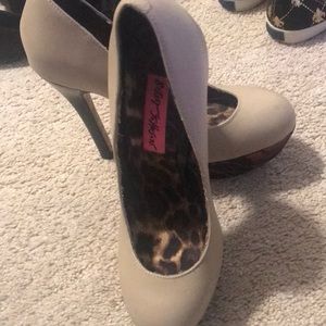 Betsey Johnson heals size 6.